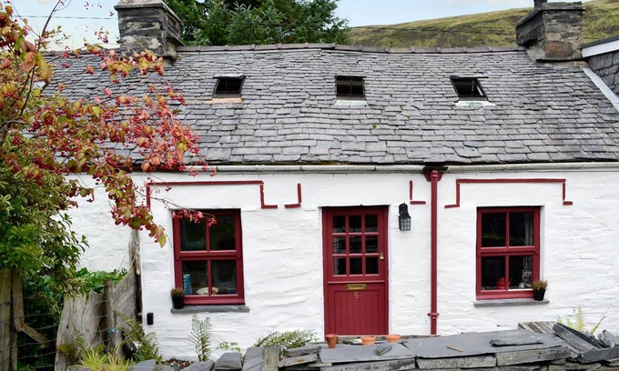 Manod Cottage | Cabin ∙ 2 bedrooms ∙ 2 guests