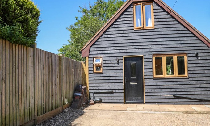 New Forest District Cottage | Cabin ∙ 2 bedrooms ∙ 3 guests
