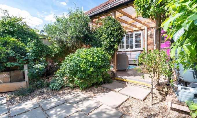 Mappleton Cottage | Cabin ∙ 2 bedrooms ∙ 4 guests