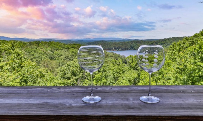 Ellijay Cabin | Cabin ∙ 2 bedrooms ∙ 4 guests