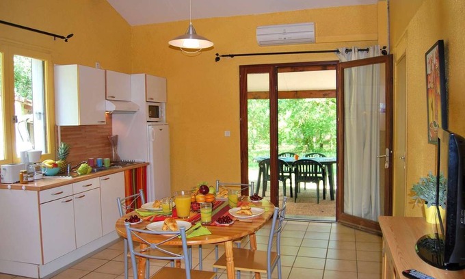 Gramat Cabin | Cabin ∙ 2 bedrooms ∙ 6 guests