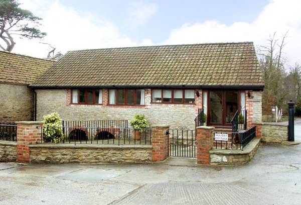 Gillingham Cottage | Cabin ∙ 2 bedrooms ∙ 4 guests