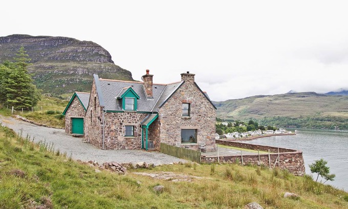 Strathcarron Cottage | Cabin ∙ 2 bedrooms ∙ 5 guests