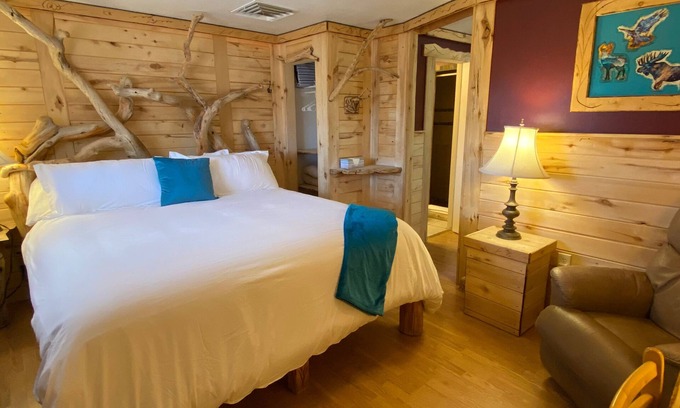 Cedaredge Apartment | Cabin 4 at the Cedaredge Lodge