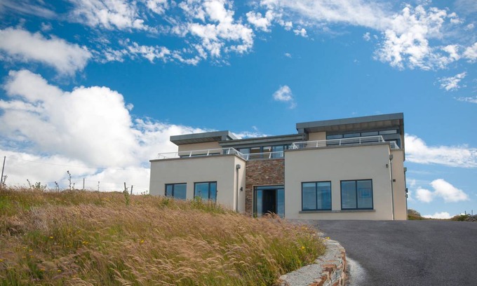 Cleggan Cottage | Cabin ∙ 4 bedrooms ∙ 8 guests