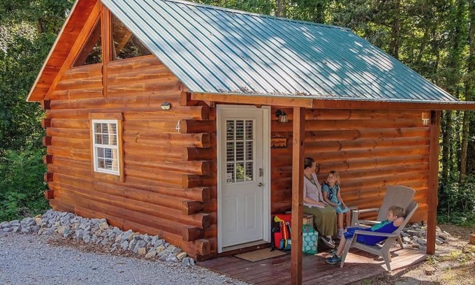 Columbia Cabin | Cabin 4 - Very Romantic, King bed, Full Kitchen