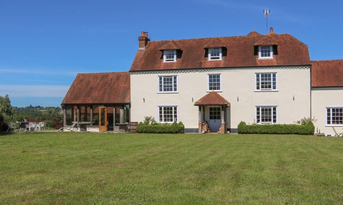 Kingsley Cottage | Cabin ∙ 6 bedrooms ∙ 16 guests