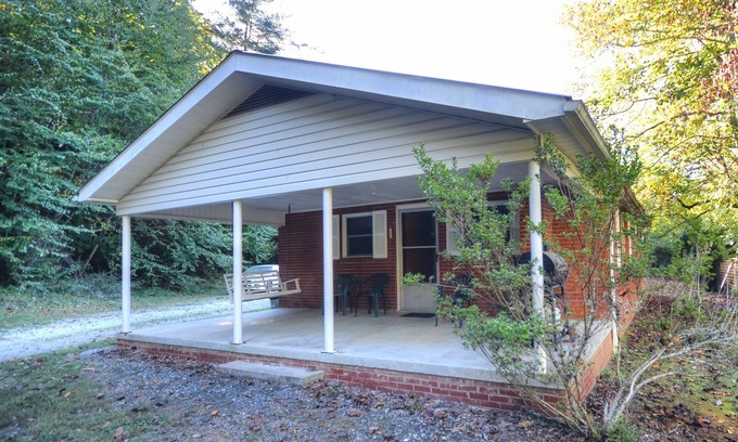 Bryson City House | Cabin in the Smoky Mountains - Close to Train, Casino, and Attractions