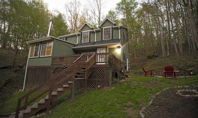 Rileyville Cabin | Cabin near River, Firepit, Family-friendly, WiFi, Great Location, Veteran owned!