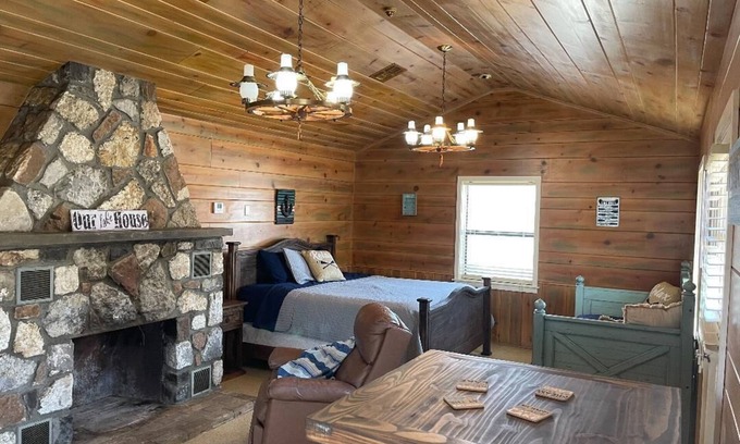 Dennis Cabin | Cabin One on waterfront point across from Monkey Island at Stony Point Resort