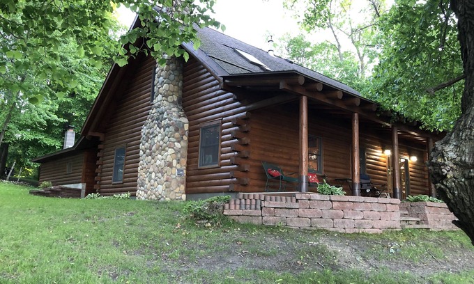 Paynesville House | Cabin Retreat