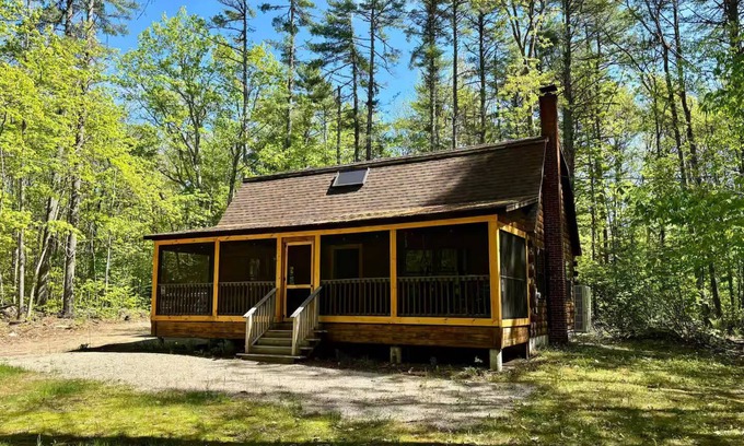 Lake Arrowhead Cabin | Cabin w/AC at Lake Arrowhead: Firepit, Fishing, and Movie Screen