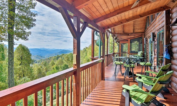 Sylva Cabin | Cabin w/BBQ + Games - Walk to Blue Ridge Parkway!