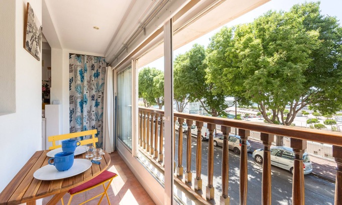 Hotel-de-Ville Apartment | CABINE 56 - Comme une cabine de Bateau à l'entrée du Port
