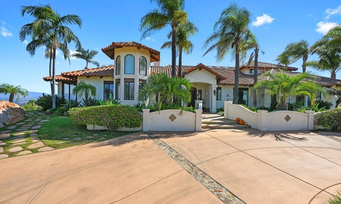 North Ridge House | Cactus Blossom Retreat