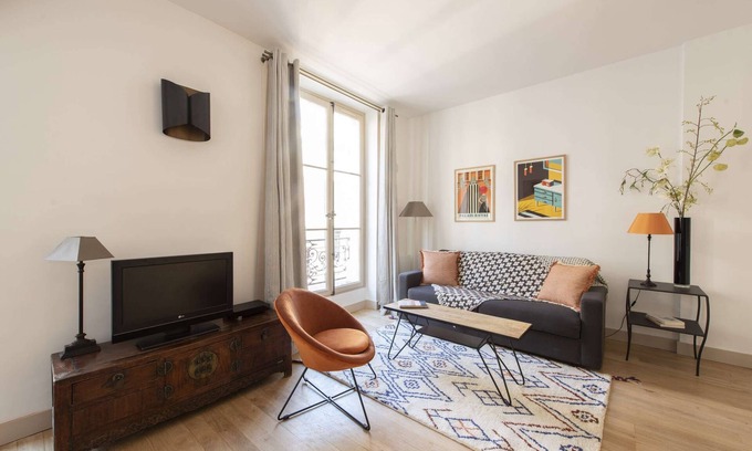 Archives Apartment | Cada Vez, 1BR/1BA, 4 people