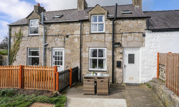 Beaumaris House | Cae Person