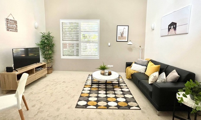 Crows Nest Apartment | Cafe and Restaurant Living in the Heart of Crows Nest - ALEXA