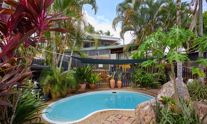 Parramatta Park Hostel | Cairns City Backpackers Hostel