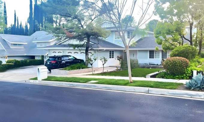 Agoura Hills House | Calabasas CA 4-bedroom in peaceful Saratoga Ranch with private pool & jacuzzi