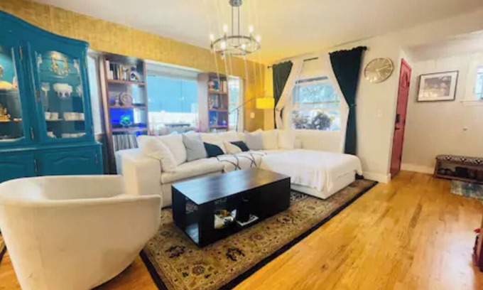 Westminster House | California Dreamin' Retreat: near Disney, Huntington Beach, Long Beach, Anaheim