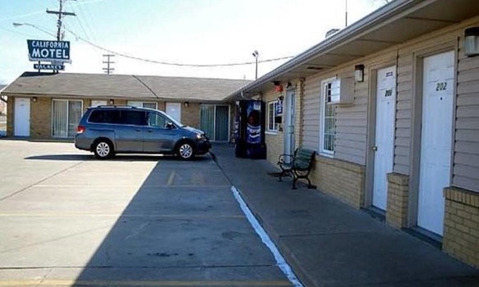 Mcgirk Hotel | California Motel