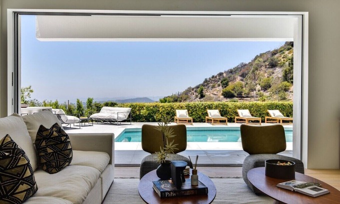 Beverly Hills Villa | California style luxurious villa with breathtaking views