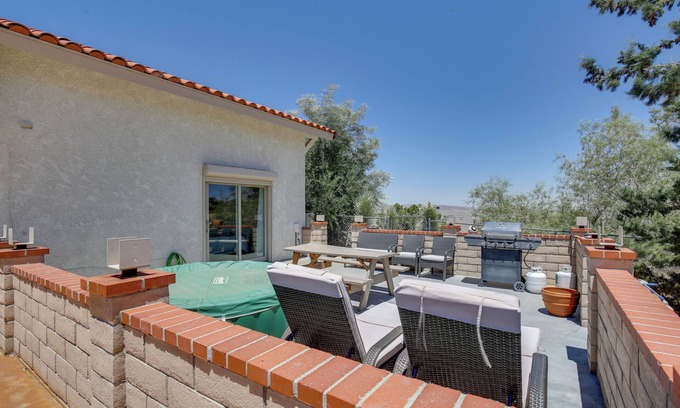 Yucca Valley Apartment | California Vacation Rental with Hot Tub & Patio!