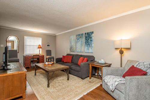 Cardinal Heights Apartment | Callahan