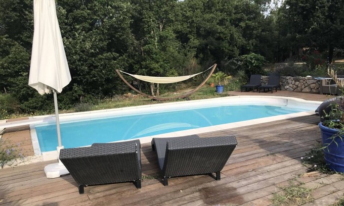 Callian Apartment | Callian, Studio 2 "Les Rosiers" in the countryside.