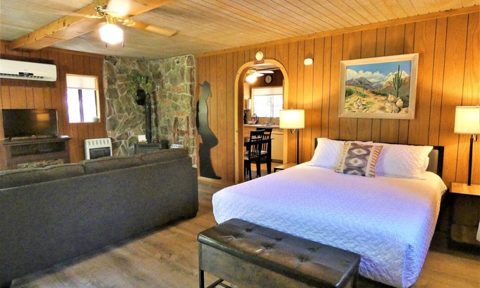 Sierra Vista Southeast Cabin | Calling all Birders & Nature lovers to Ramsey Canyon Cabins & Bird Sanctuary