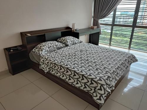 Taman Mount Austin Apartment | Calm and Peaceful Lake View Mount Austin Apartment