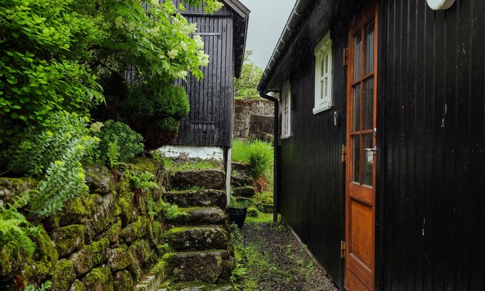 Kvivik House | Calm & Cozy | Scenic Village | Nature