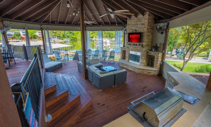 Sunrise Beach House | CALM, PEACEFUL COVE! Lakefront Oasis w/guest house + no stairs to huge dock!