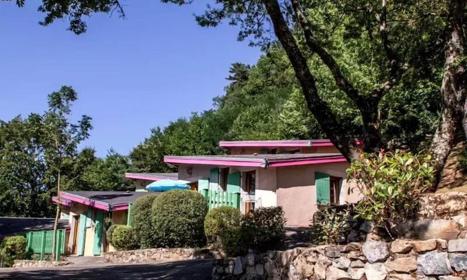 Brassac Villa | Camboussel Holiday Village * - Cottage Comfort 7 people