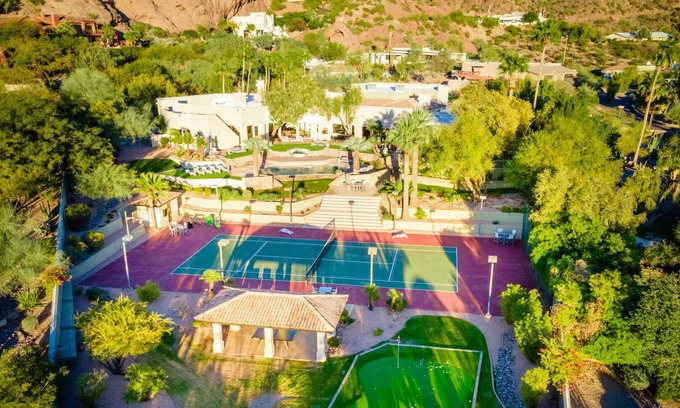 Camelback East House | Camelback Mountain Estate - w/luxury Living, Tennis, Billiards, Casita & More!