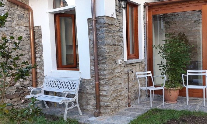 Premeno House | Camellia, suggestions between Lake and mountains