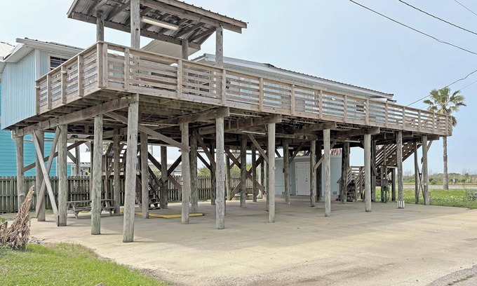 Grand Isle House | Caminada - Beach Access - Island Realty