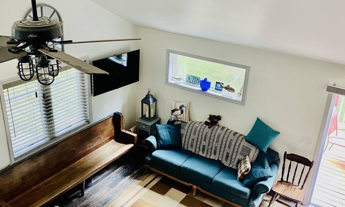 Broadalbin House | Camp-5 minute walking distance to the lake