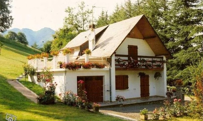 Campan Ski Chalet | Campan - Chalet 4/5 Sleeps to Rent by the Week