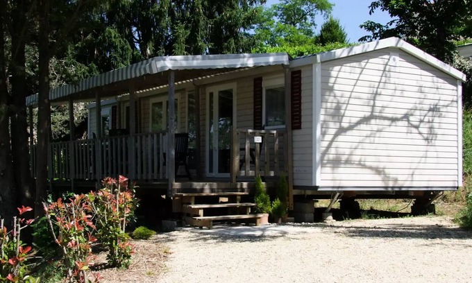 Villefranche-du-Perigord House | CAMPING THE BASTIDE * - Mobile Home 3 bedrooms - 2 bathrooms APOLLON RIVIERA 40 m2 - covered terrace of 18 m2 6 people