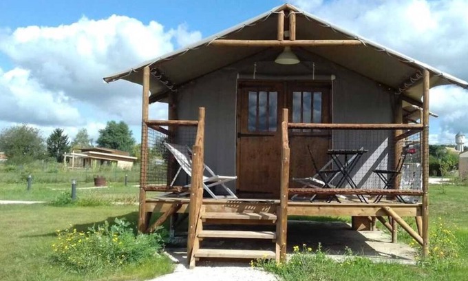 Mont-pres-Chambord House | Camping 3 étoiles - Piscine - ccbbdif