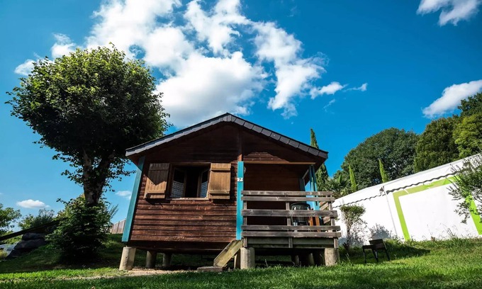 Navarrenx Ski Chalet | Camping Beau Rivage * - Chalet Malin 13m2 - 1 bedroom with toilet- shower to the sanitary of the campsite - 4 people