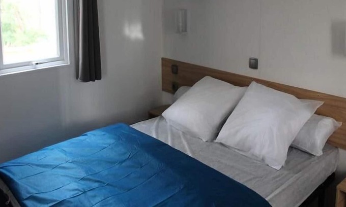 Joyeuse House | Camping Bois Simonet**** - Mobil Home Chataîgnier PMR 3 rooms 6 people Air-conditioned