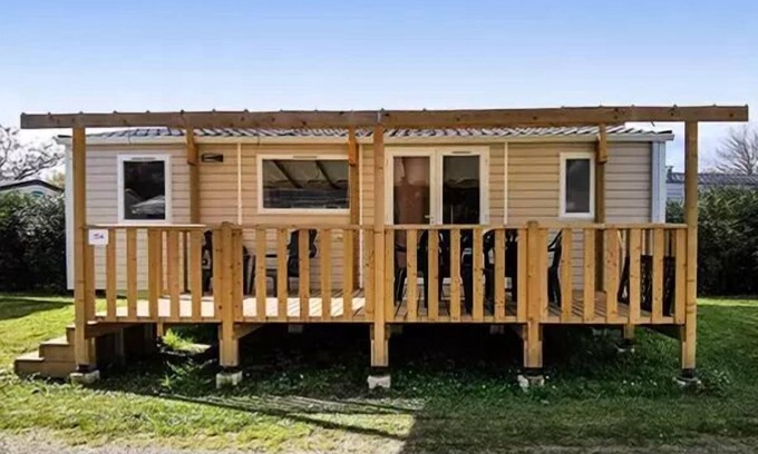 Talmont-Saint-Hilaire House | Camping Loyada* - Comfort XL 4-room mobile home for 6 people with air conditioning