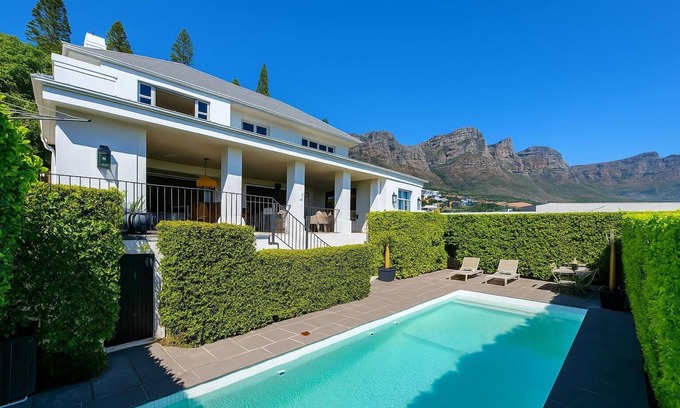 Bishopscourt House | Camps Bay Luxury Family Retreat – Lush & Stylish