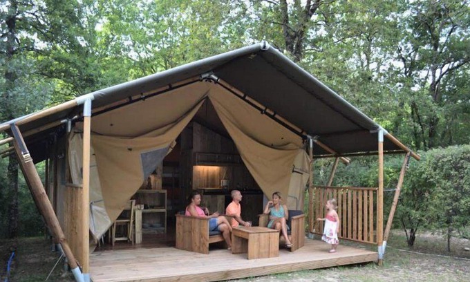 Servies House | Campsite Saint Pierre de Rousieux**** - Lodge Safari 3 Rooms 4 People Without shower