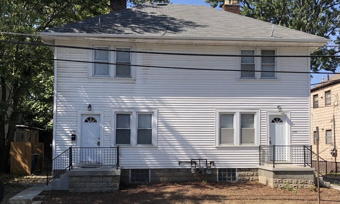 Old North Columbus House | Campus Crest B (Cozy 2 bdrm Near Campus Townhouse)