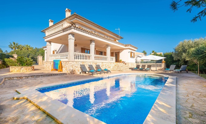 Portocolom Villa | CAN ALBONS - Beautiful villa with private swimming pool and free Wifi