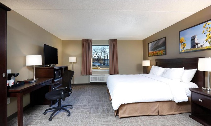 Regent Hotel | Canad Inns Destination Centre Transcona